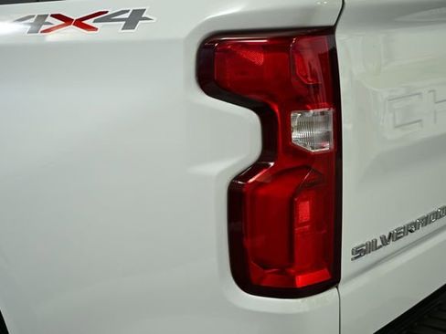 Used 2021 Chevrolet Silverado 1500 Custom image 19