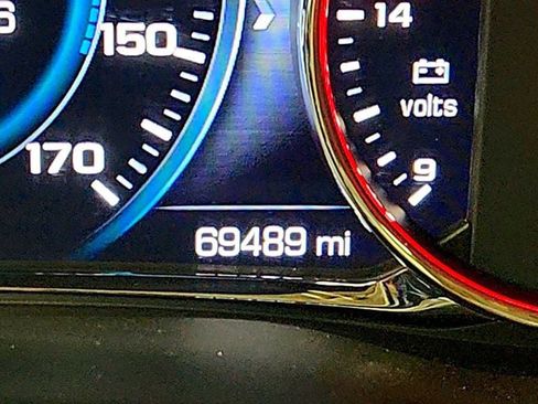 Used 2019 GMC Acadia Denali image 16