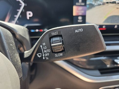 Used 2026 BMW X6 xDrive40i w/ Executive Package image 29