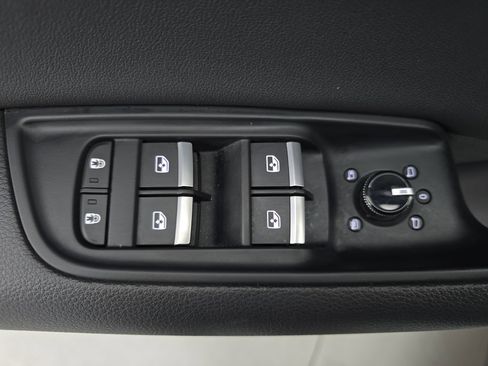 Used 2022 Audi Q8 Premium w/ Convenience Package image 28