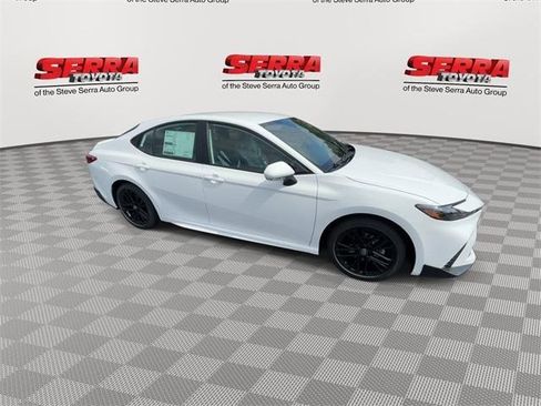 Used 2026 Toyota Camry SE image 10