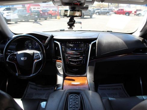 Used 2018 Cadillac Escalade ESV Luxury AWD/4WD image 20
