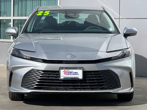 Used 2025 Toyota Camry LE w/ Convenience Package image 6