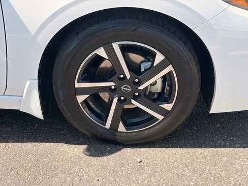 Certified 2024 Nissan Sentra SV FWD image 10