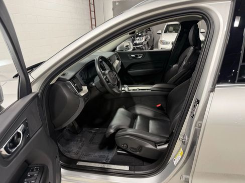 Used 2018 Volvo XC60 T8 Inscription w/ Luxury Seat Package image 14