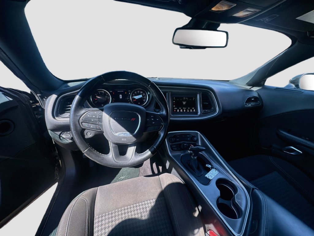 Used 2022 Dodge Challenger SXT RWD image 22