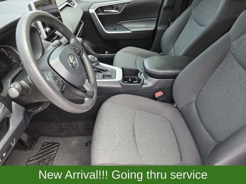 Used 2024 Toyota RAV4 XLE AWD/4WD image 11