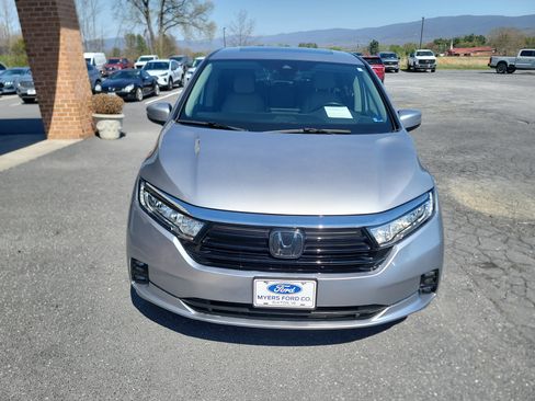 Used 2023 Honda Odyssey EX-L image 3