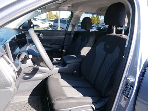 Used 2025 Kia Sorento LX image 15