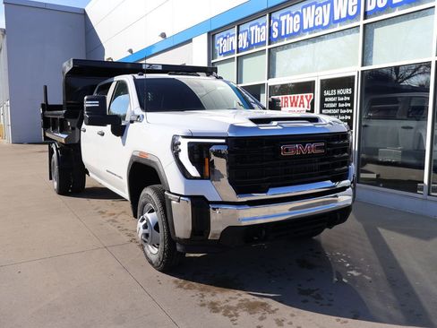 New 2026 GMC Sierra 3500 Pro w/ Convenience Package AWD/4WD image 2
