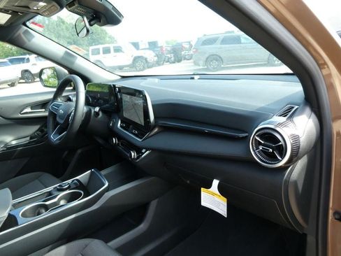 New 2027 Chevrolet Equinox LT AWD/4WD image 10
