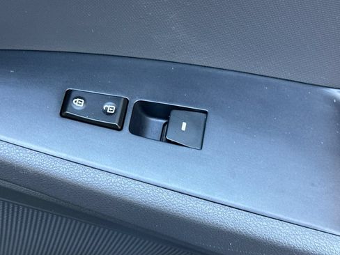 Used 2018 Hyundai Ioniq Blue FWD image 22
