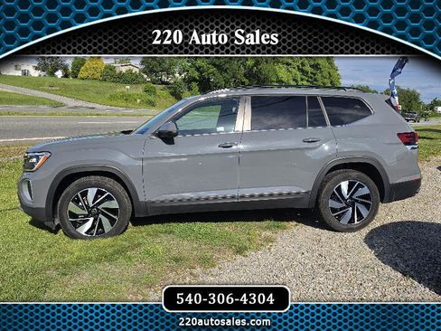 Used 2025 Volkswagen Atlas SE AWD/4WD image 1