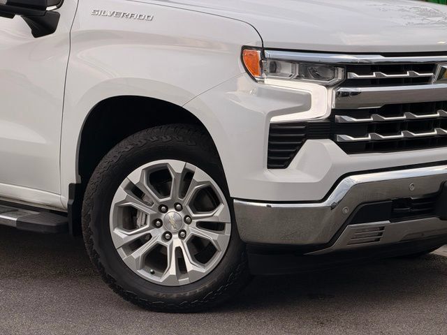 Used 2022 Chevrolet Silverado 1500 LTZ AWD/4WD image 2