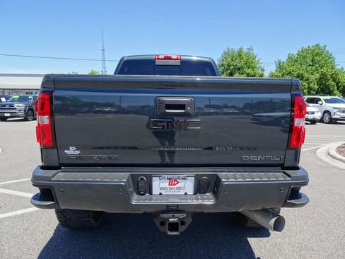 Used 2019 GMC Sierra 2500 Denali w/ Duramax Plus Package AWD/4WD image 5
