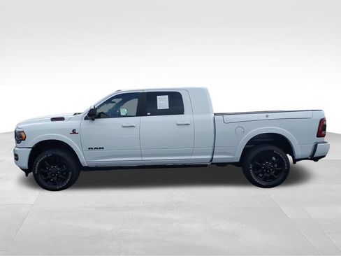 Used 2022 RAM 2500 Limited AWD/4WD image 2