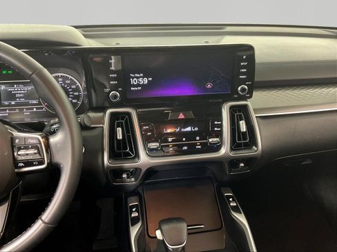 Used 2023 Kia Sorento S FWD image 9