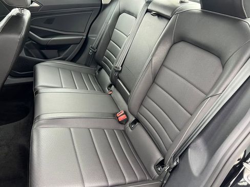 Used 2024 Volkswagen Jetta SE image 12