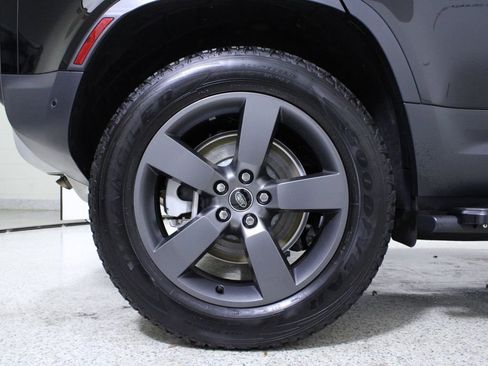 Used 2025 Land Rover Defender 110 S image 8