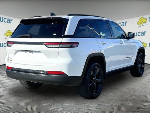 Used 2023 Jeep Grand Cherokee Altitude AWD/4WD image 6