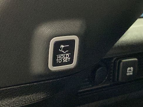 Used 2023 Jeep Grand Cherokee Altitude AWD/4WD image 36