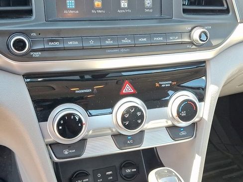 Used 2019 Hyundai Elantra SEL image 12