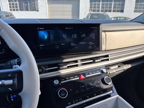 Used 2025 Hyundai Santa Fe SEL FWD image 17