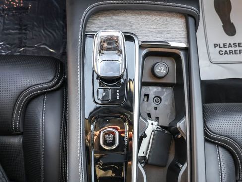 Used 2023 Volvo XC90 T8 Ultimate image 25