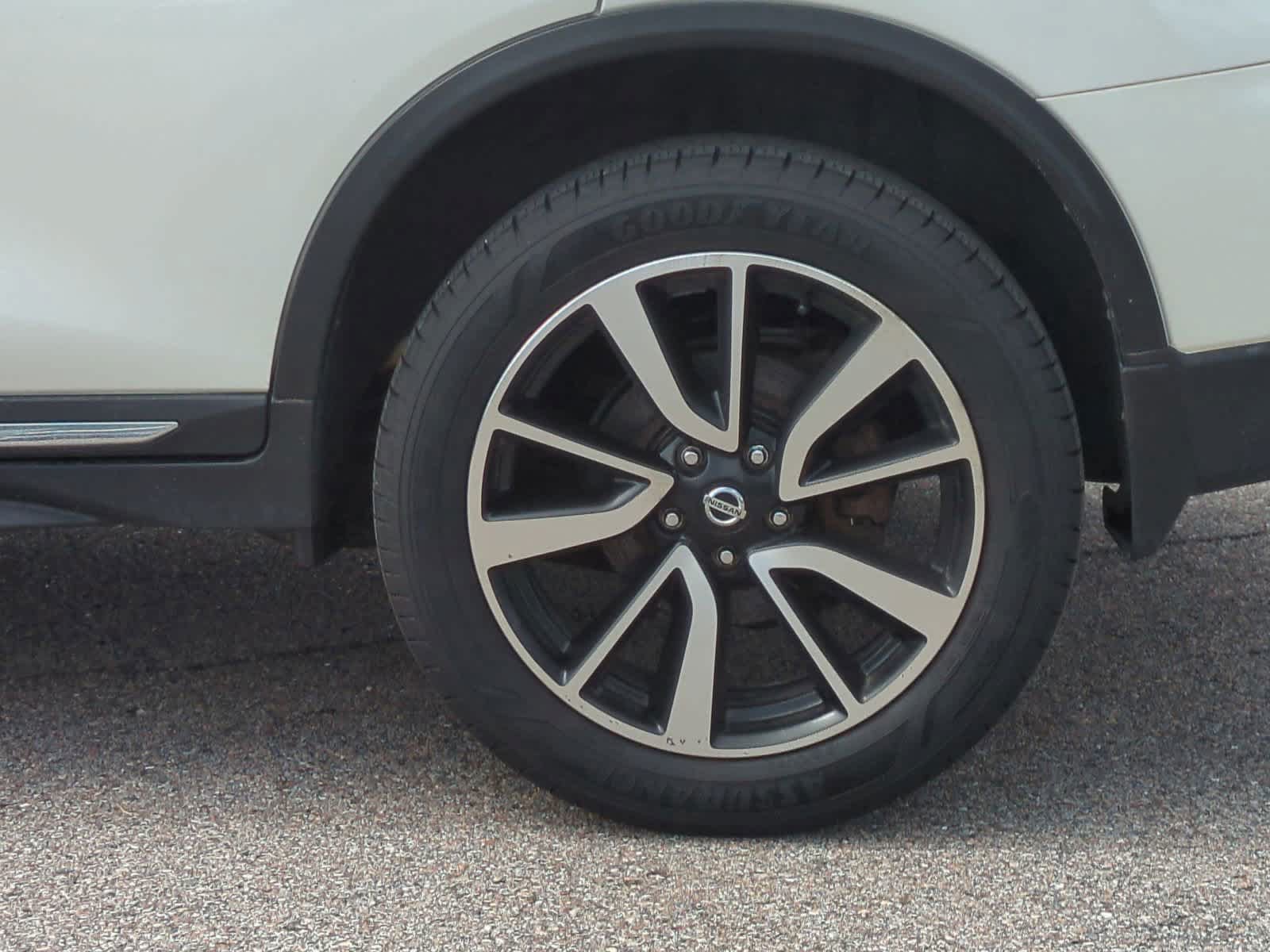 Used 2019 Nissan Rogue S AWD/4WD image 14