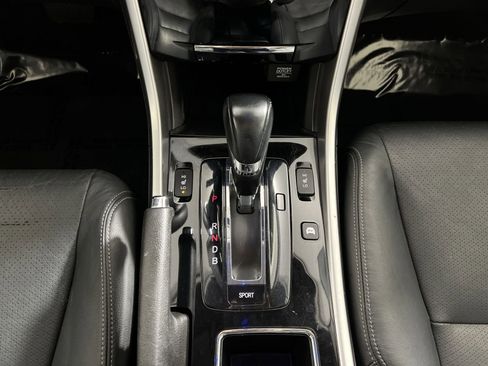 Used 2017 Honda Accord Touring image 22
