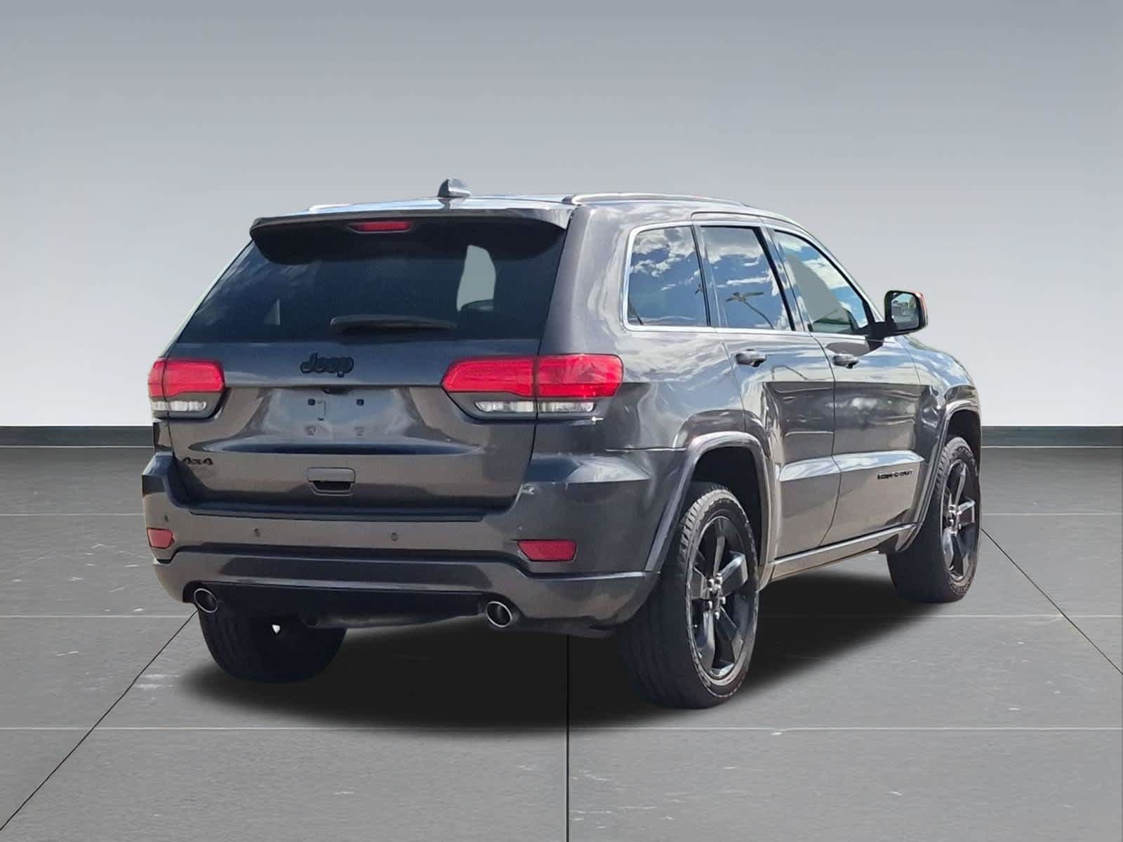 Used 2015 Jeep Grand Cherokee Altitude AWD/4WD image 6