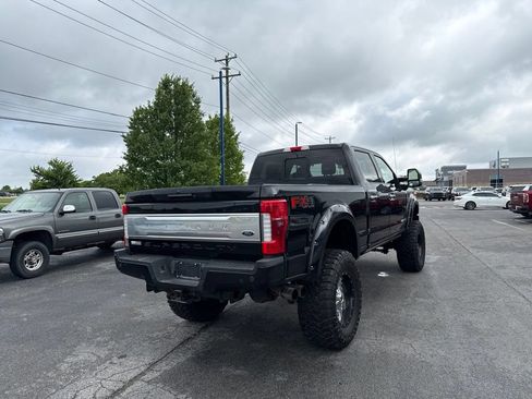 Used 2017 Ford F250 Platinum w/ Platinum Ultimate Package AWD/4WD image 5