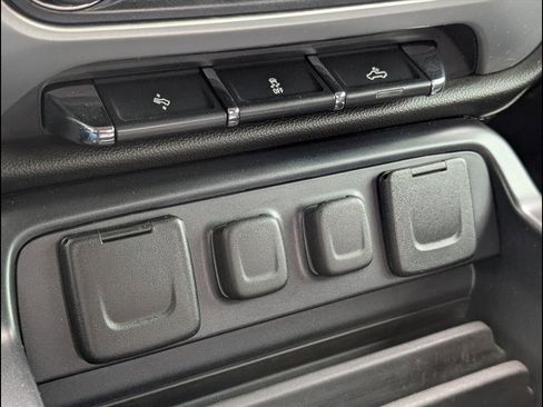 Used 2017 GMC Sierra 1500 SLT w/ SLT Premium Package image 13