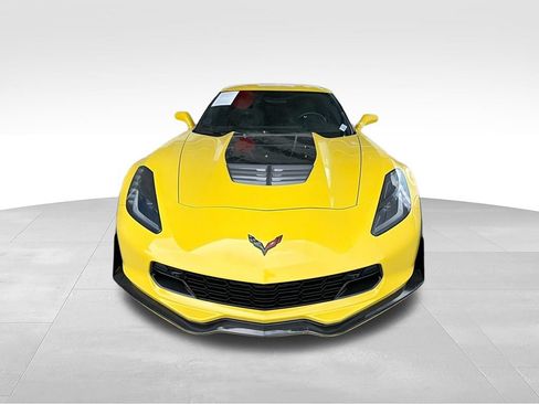 Used 2016 Chevrolet Corvette Z06 w/ 3LZ Preferred Equipment Group RWD image 3