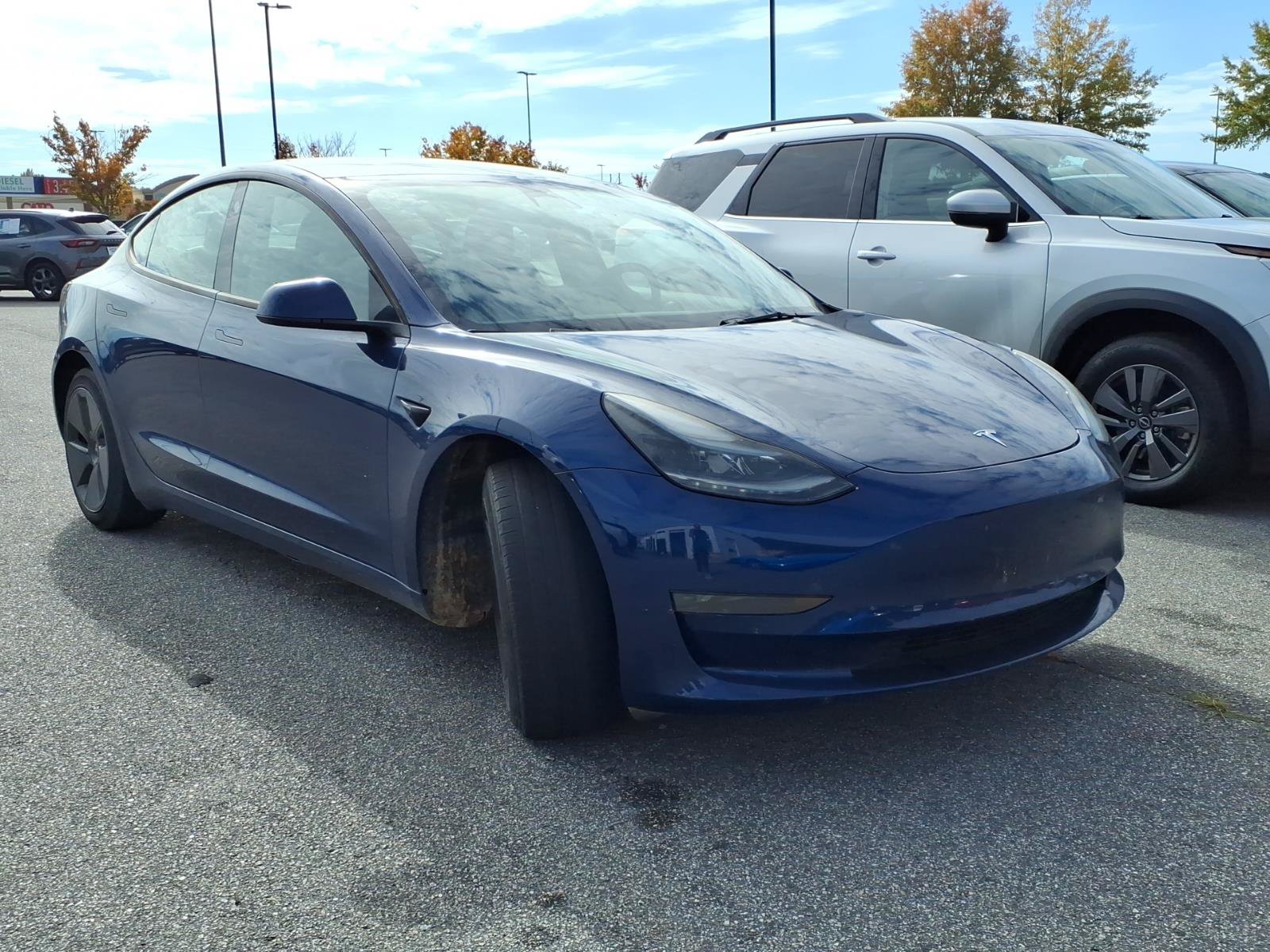 Used 2023 Tesla Model 3 Standard Range RWD image 1