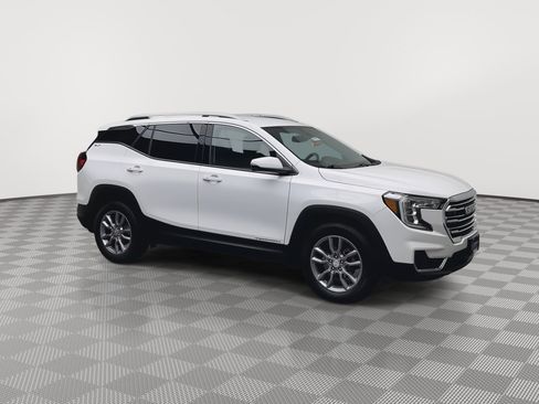 Certified 2023 GMC Terrain SLT w/ LPO, Floor Liner Package AWD/4WD image 40