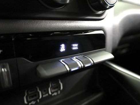 Used 2020 RAM 1500 Big Horn image 22