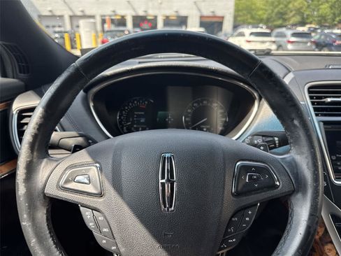 Used 2016 Lincoln MKX Select w/ Select Plus Package FWD image 18