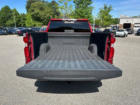 Used 2020 Chevrolet Silverado 1500 High Country w/ Technology Package AWD/4WD image 16