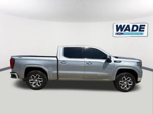 Used 2023 GMC Sierra 1500 SLT w/ SLT Premium Package image 4