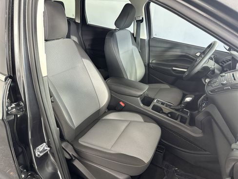 Used 2018 Ford Escape SE image 31