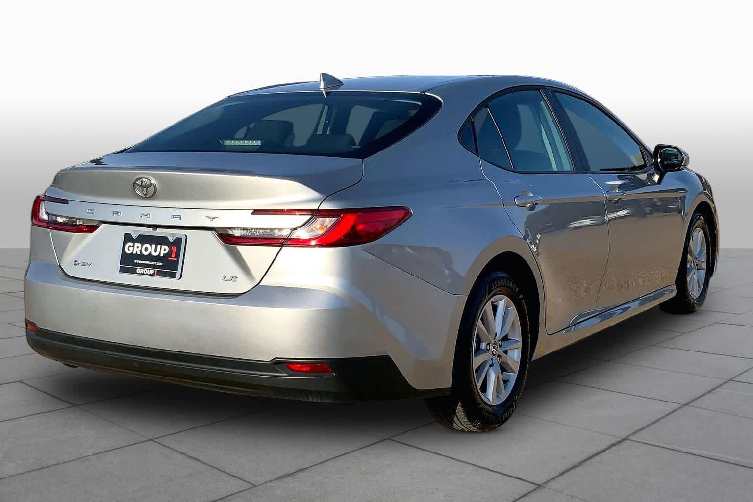 Used 2025 Toyota Camry LE FWD image 13