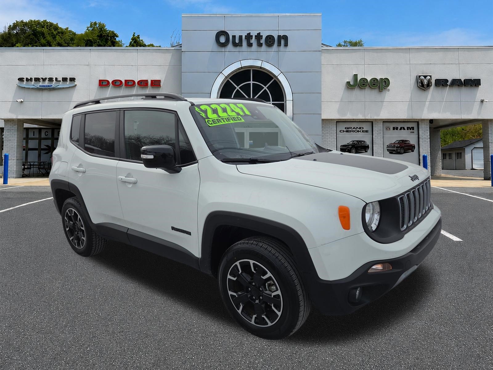 Certified 2023 Jeep Renegade Latitude AWD/4WD image 1