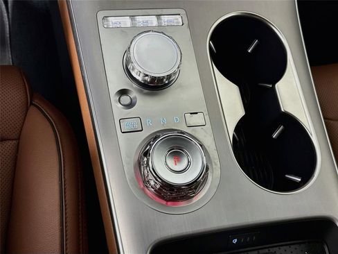 New 2027 Genesis GV70 2.5T Advanced AWD/4WD image 19