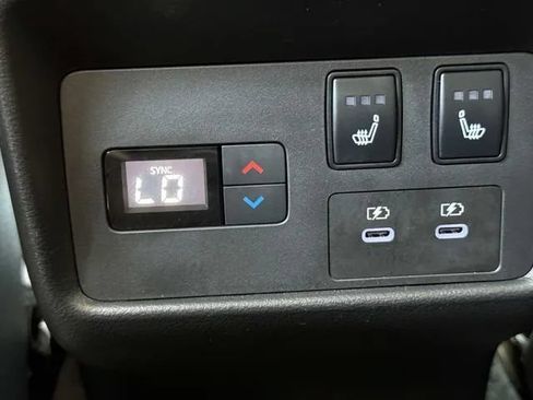Used 2026 Nissan Rogue Platinum w/ Platinum Premium Package AWD/4WD image 22