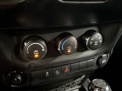 Used 2017 Jeep Wrangler Unlimited Sport w/ Quick Order Package 24S AWD/4WD image 15