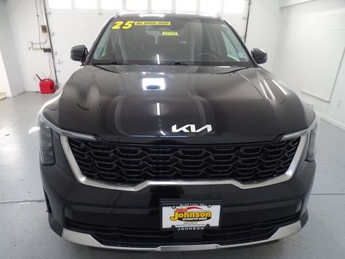 Used 2025 Kia Sorento S AWD/4WD image 25
