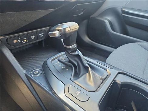 Used 2025 Kia K4 LXS image 11