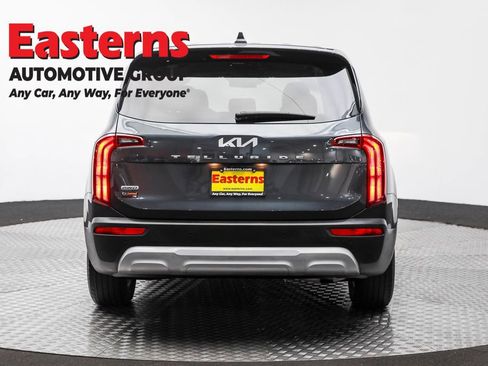 Used 2022 Kia Telluride LX image 6