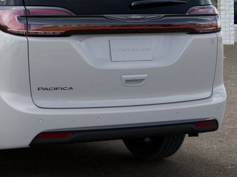 New 2026 Chrysler Pacifica Select FWD image 13